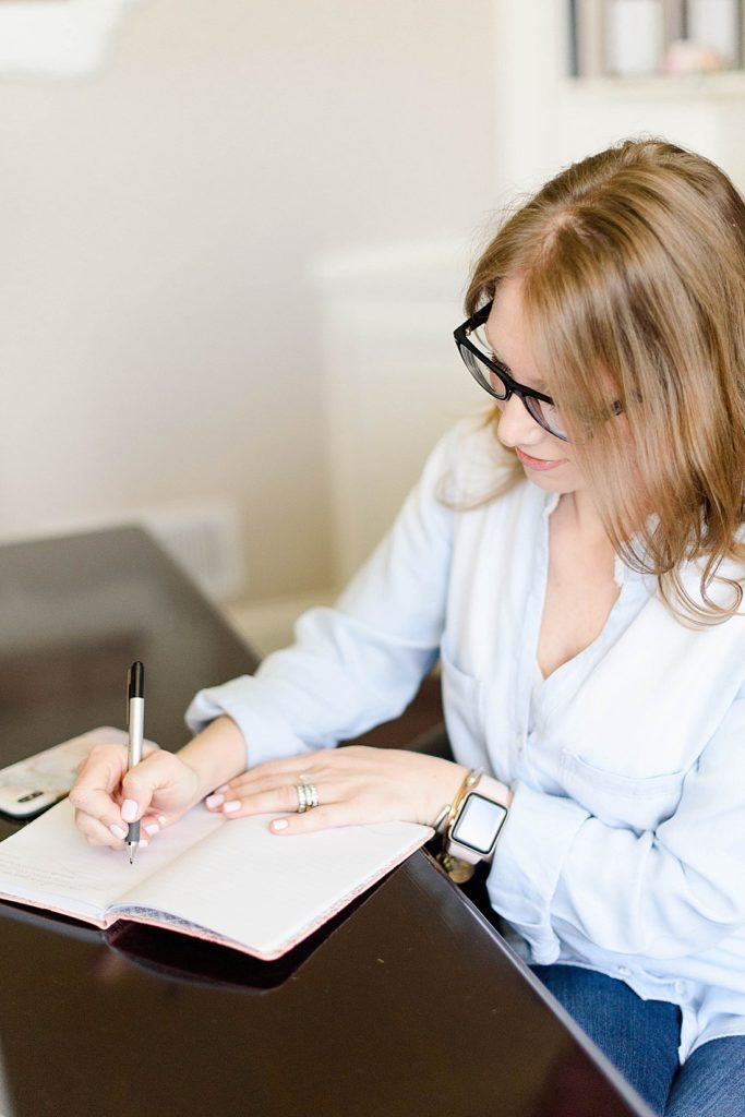 pittsburgh motherhood photographer writing in journal | petite magnolia photography