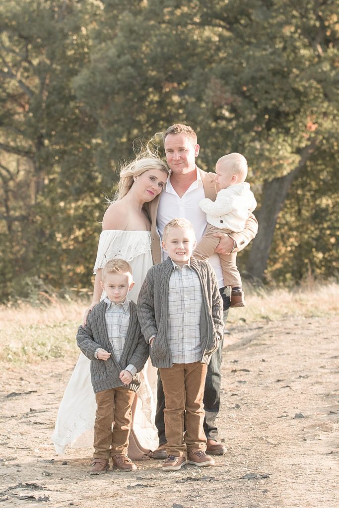 pittsburgh styled family session in field at sunset | petite magnolia photography