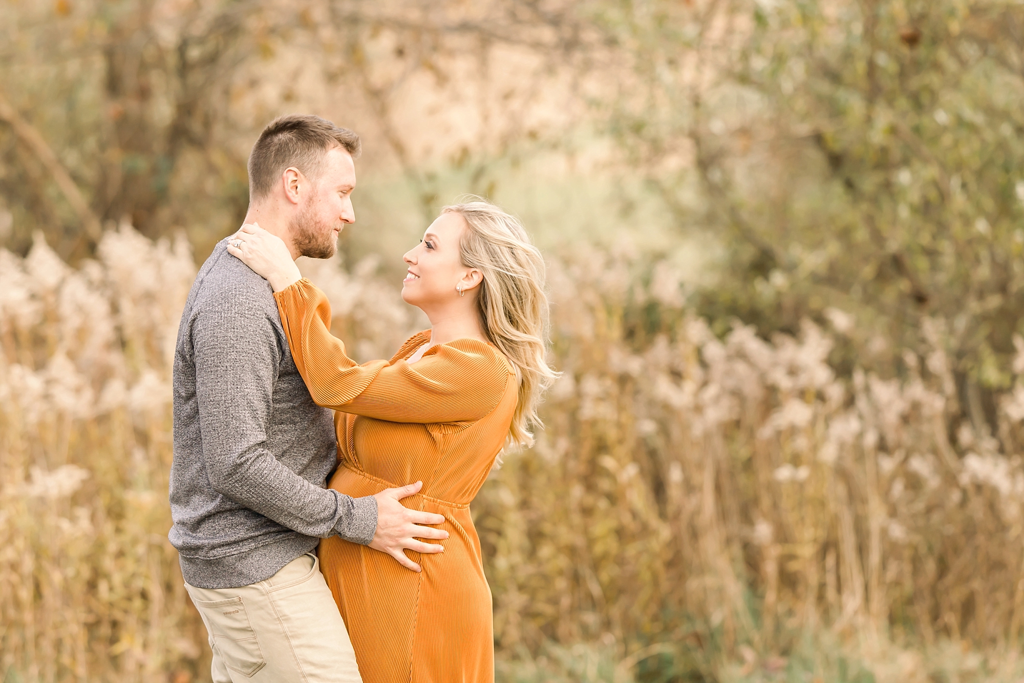 maternity portraits outdoors PGH