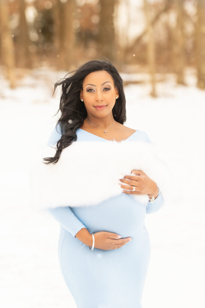 Pittsburgh maternity photos in the snow