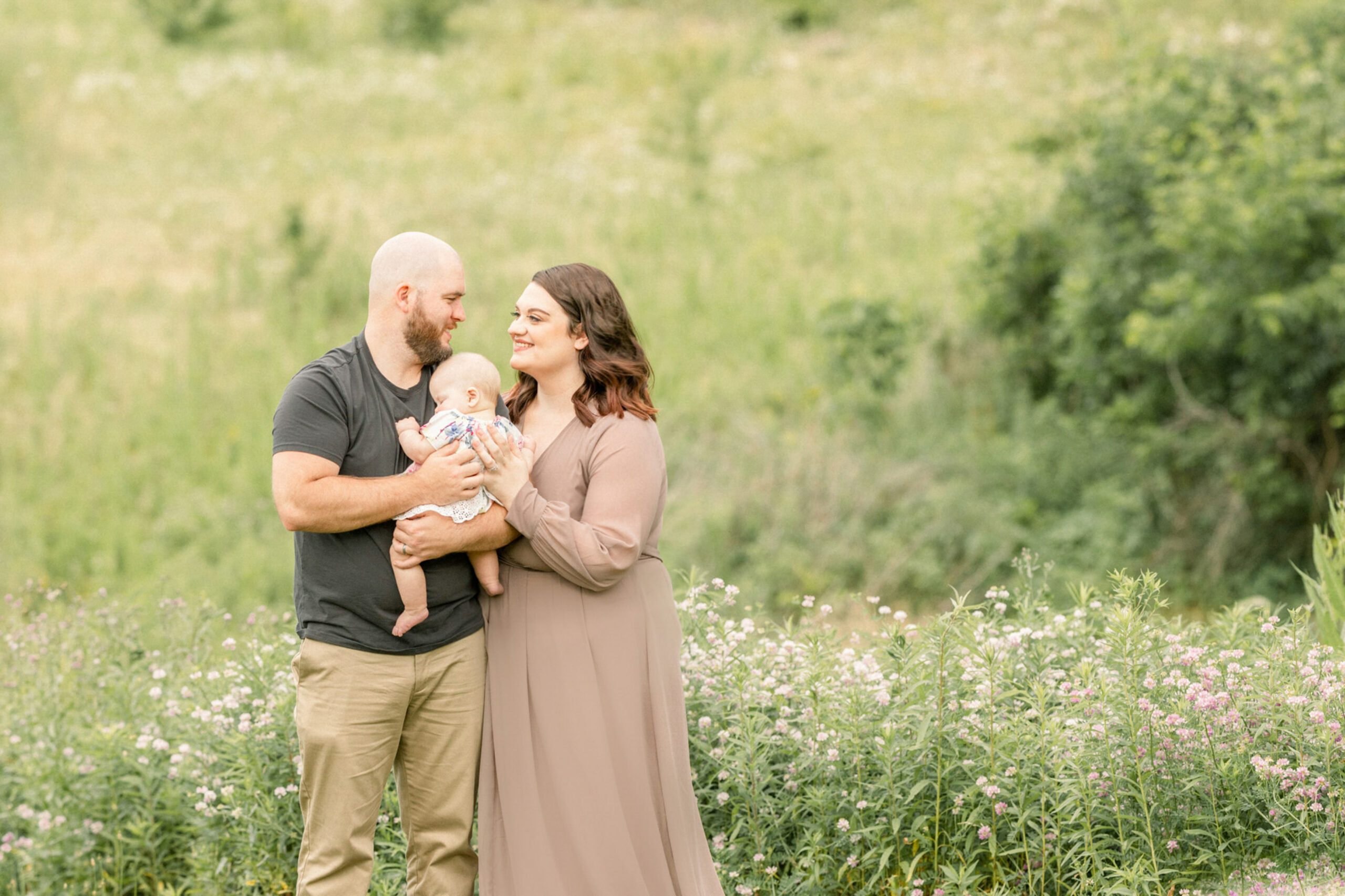 Eastern Ohio outdoor family photo shoot in wildflowers